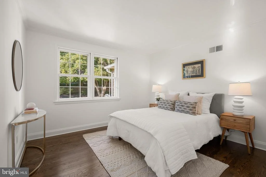 Photo of 6117 OVERLEA ROAD