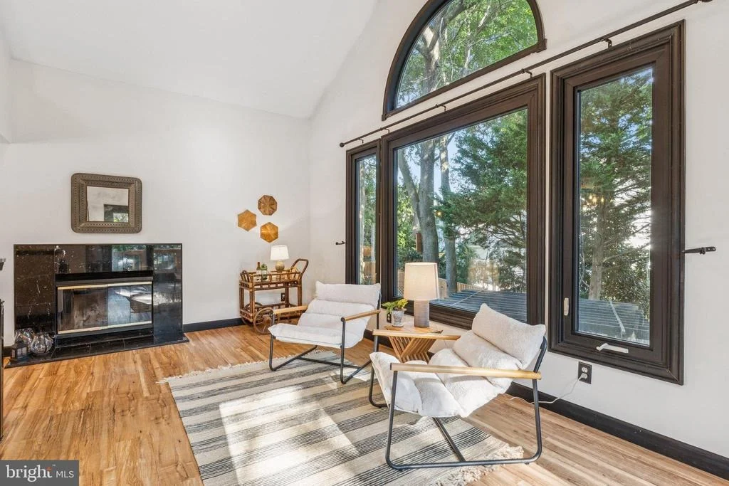 Photo of 910 LANGDON COURT