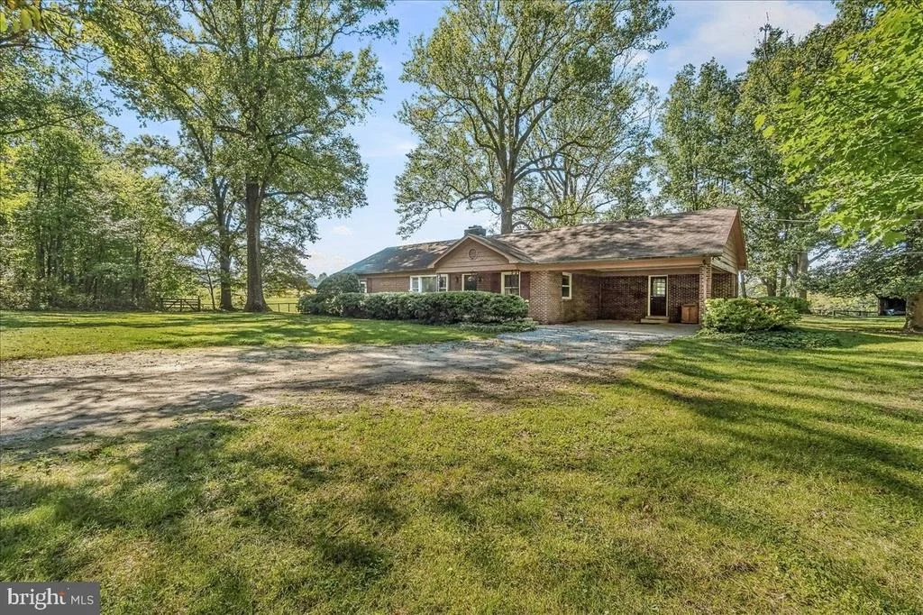 Photo of 15400 RIDING STABLE ROAD