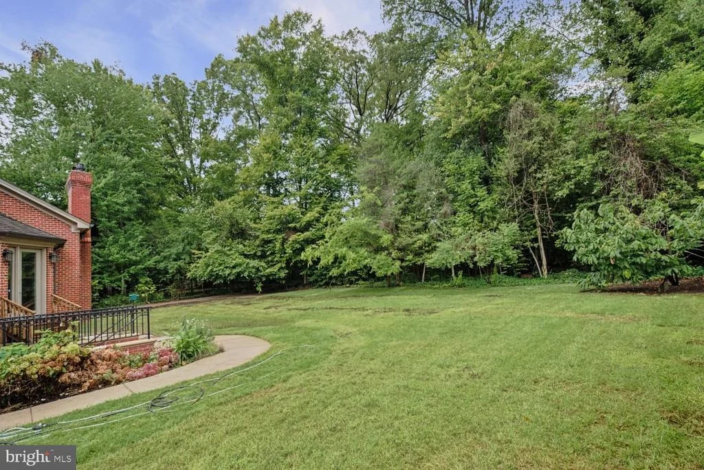Photo of 9404 FOREST HAVEN DRIVE