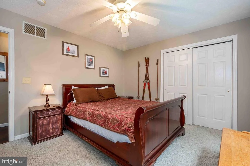 Photo of 305 LAKE POINTE DRIVE