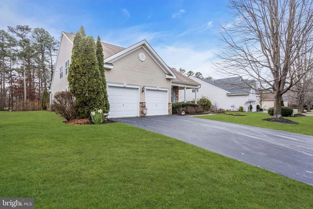 Photo of 121 GOLF VIEW DRIVE