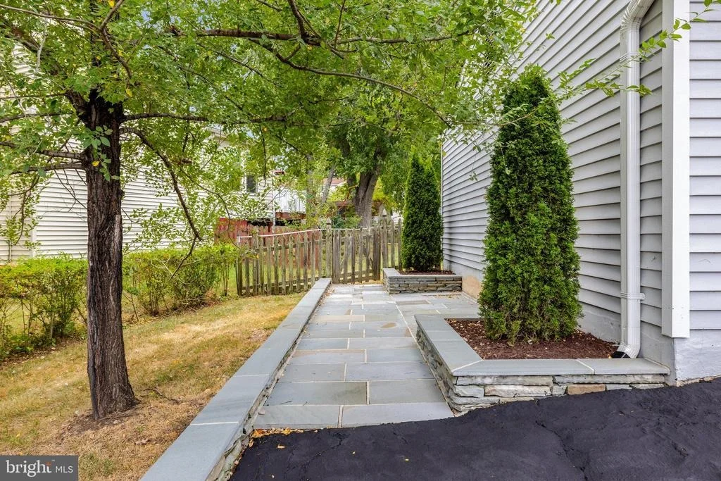 Photo of 1113 BICKSLER DRIVE