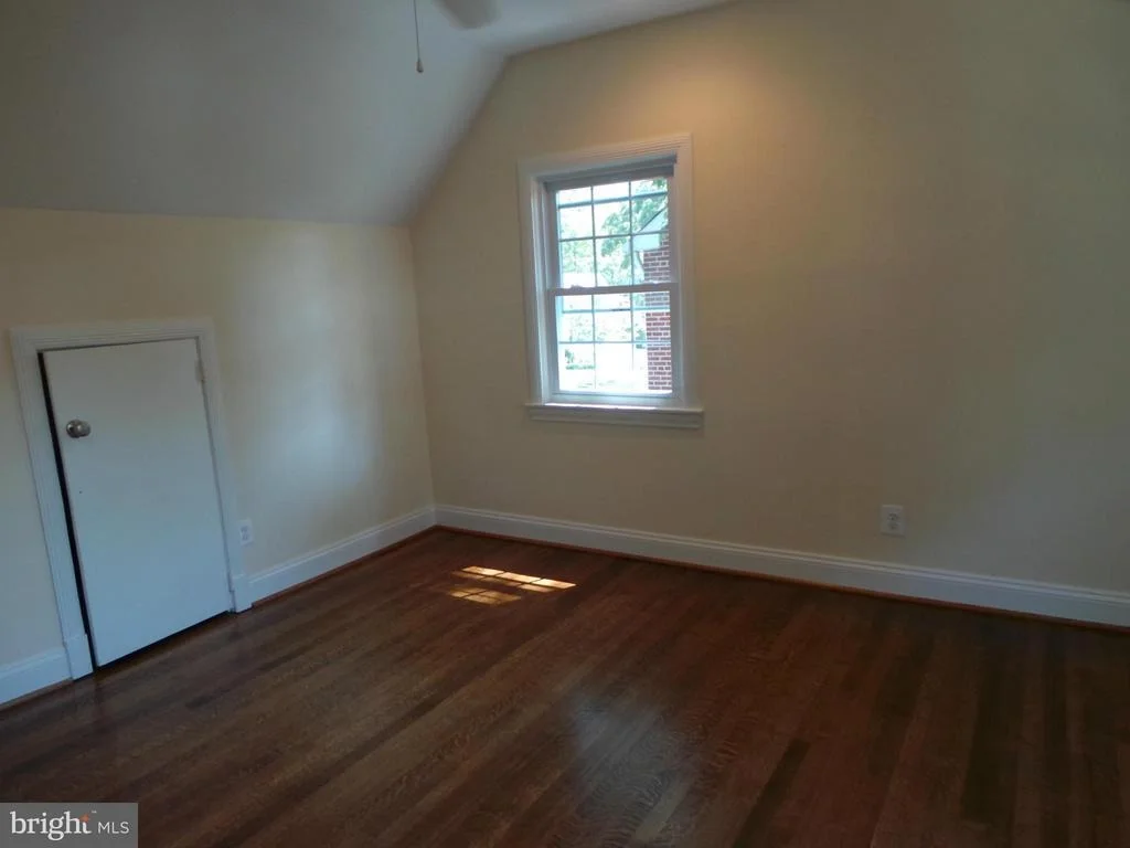 Photo of 1508 OAKCREST DRIVE