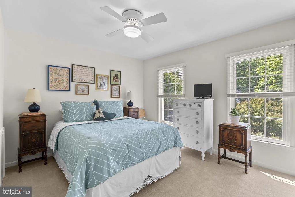 Photo of 4913 CONTINENTAL DRIVE