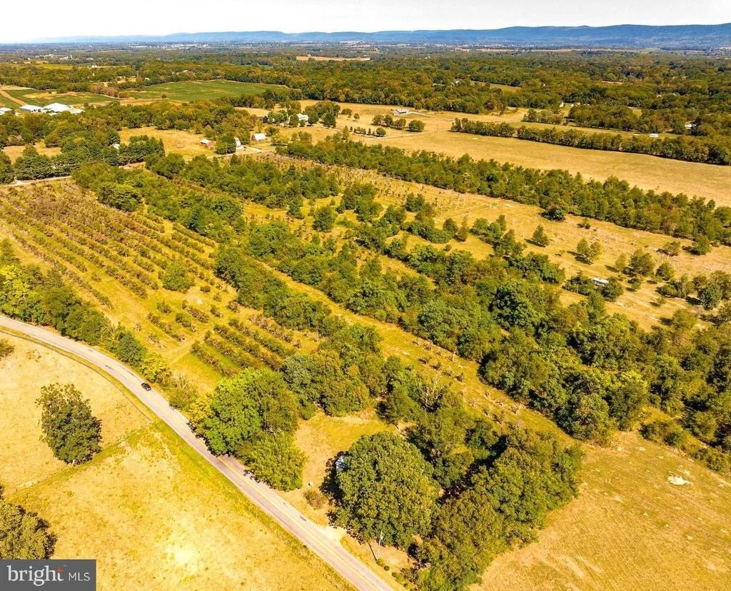 Photo of 1752 SUMMIT POINT ROAD