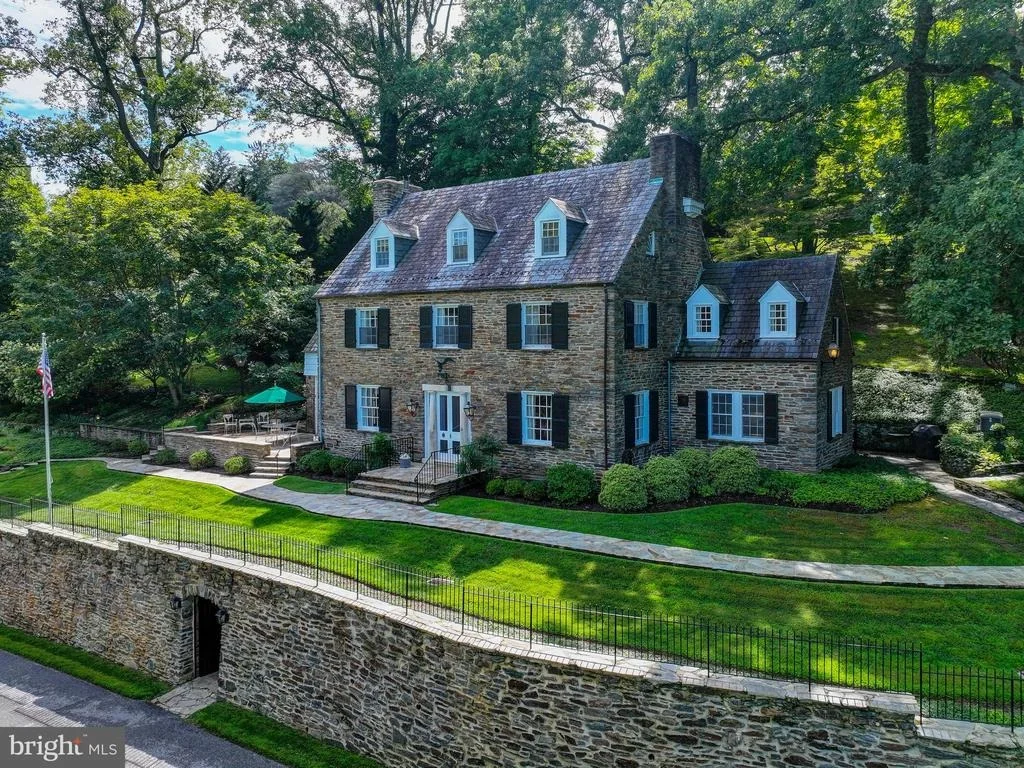 Photo of 1860 CIRCLE ROAD