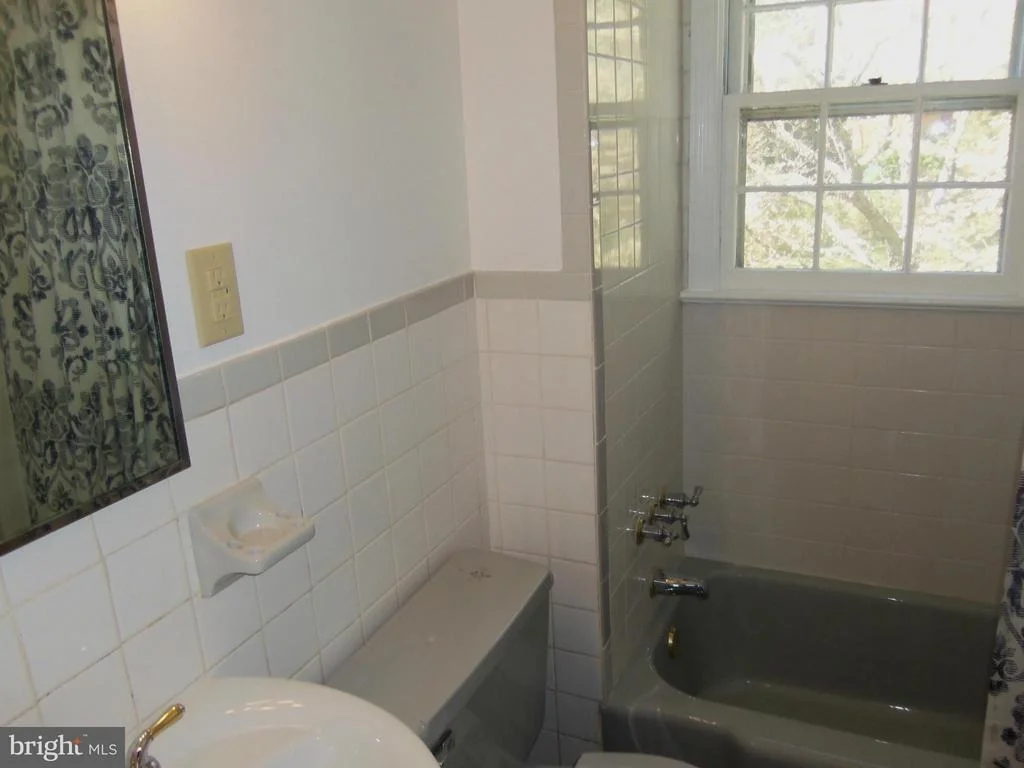 Photo of 10148 SUTHERLAND ROAD