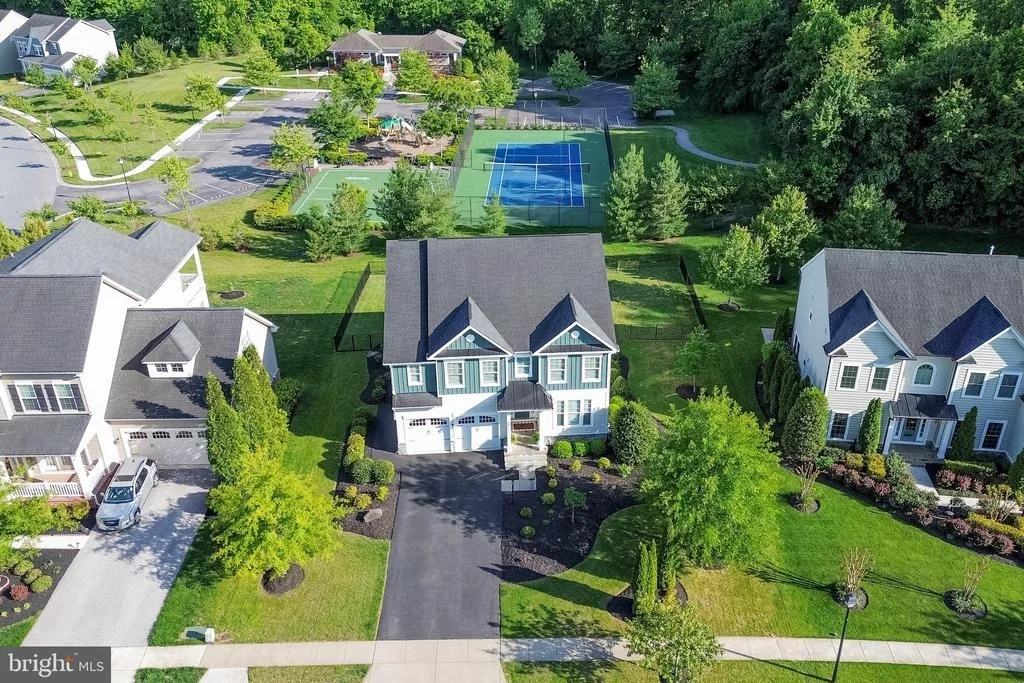 Photo of 2419 MACALLISTER LANE