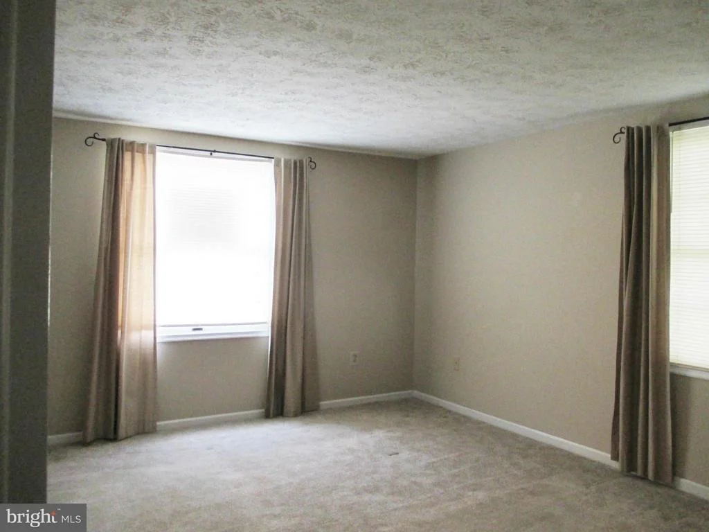 Photo of Unit G at 810 STRATFORD WAY