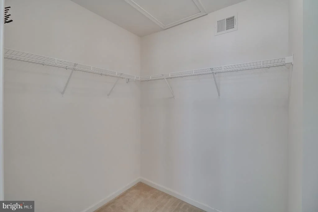 Photo of 254 LONE TREE DRIVE