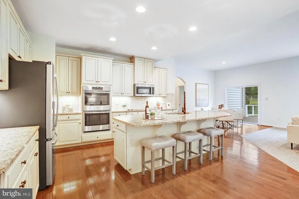 Photo of 26798 BARNSLEY PLACE