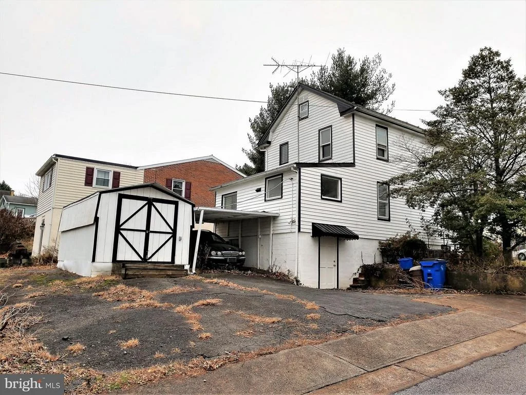 Photo of 620 N MAPLE AVENUE