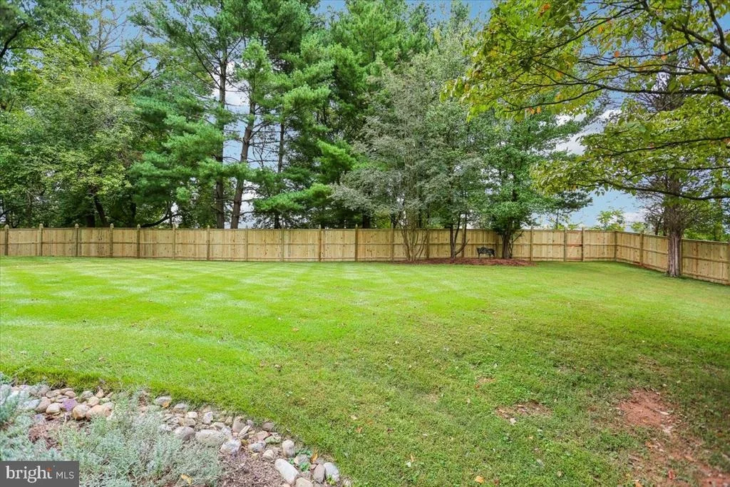 Photo of 899 LINGANORE DRIVE