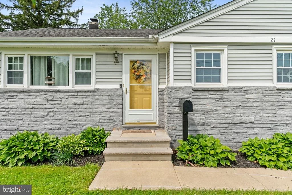 Photo of 21 DECOU AVENUE