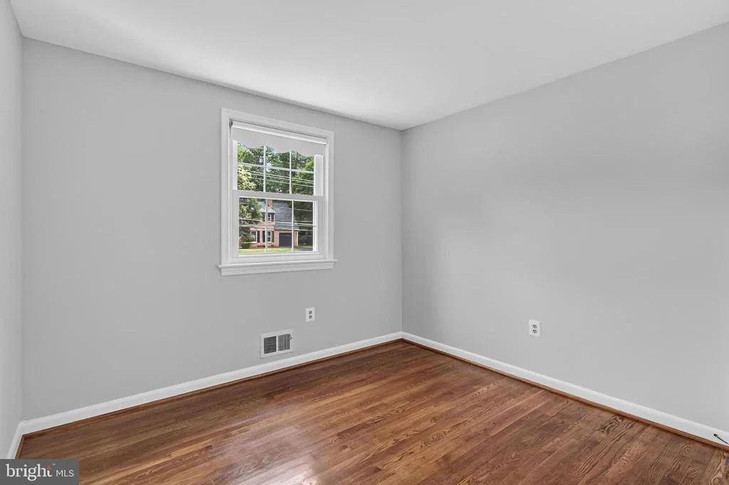 Photo of 4019 ROBERTSON BOULEVARD