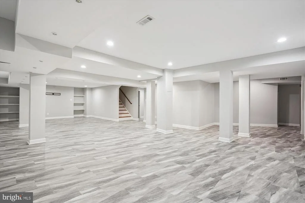 Photo of 18604 WILLOW OAK DRIVE