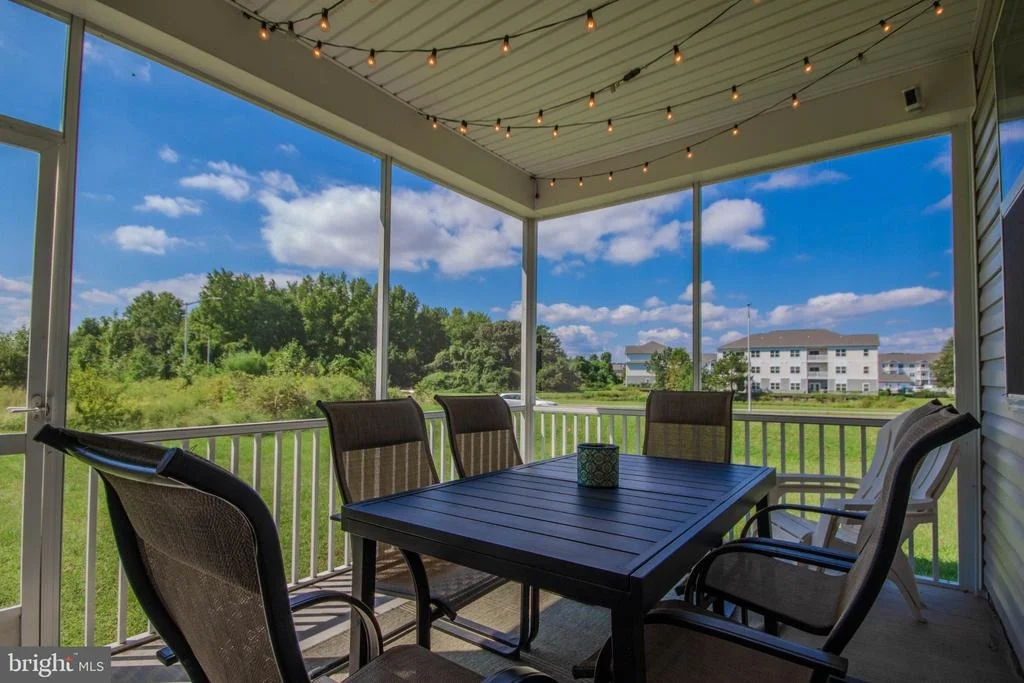 Photo of 406 TWIN CREEKS DRIVE
