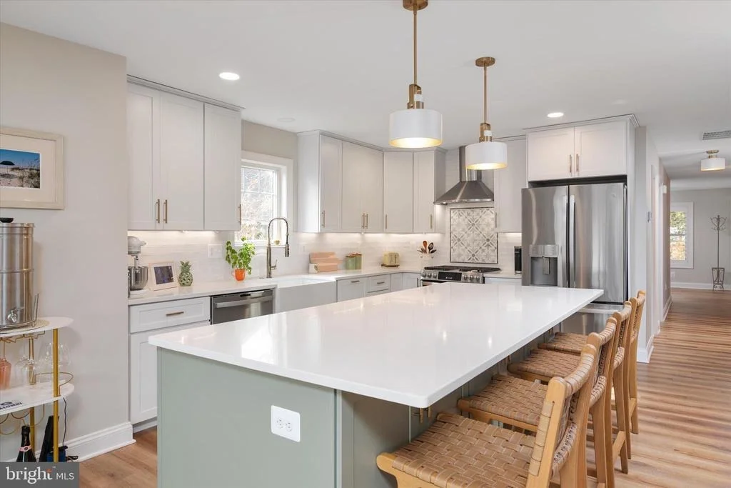 Photo of 394 NORTH DRIVE