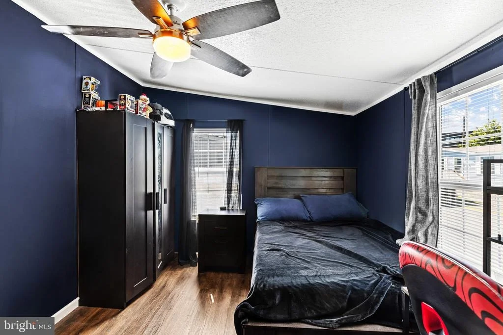 Photo of 43 MIDWAY AVENUE