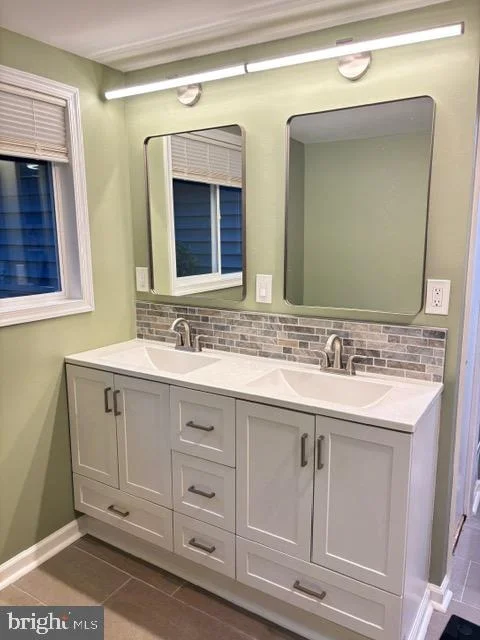 Photo of 2911 WILLOUGHBY BEACH ROAD
