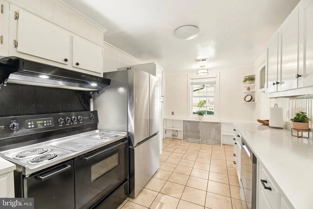 Photo of 8420 LEAF ROAD