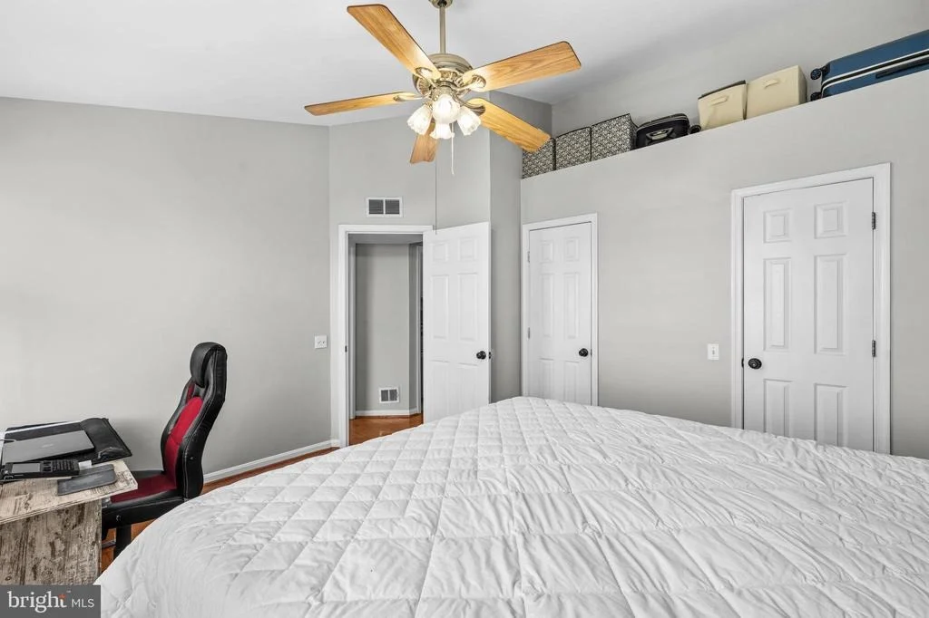 Photo of Unit 301 at 21843 BALDWIN SQUARE
