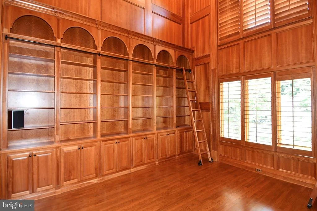 Photo of 7808 SOUTHDOWN ROAD