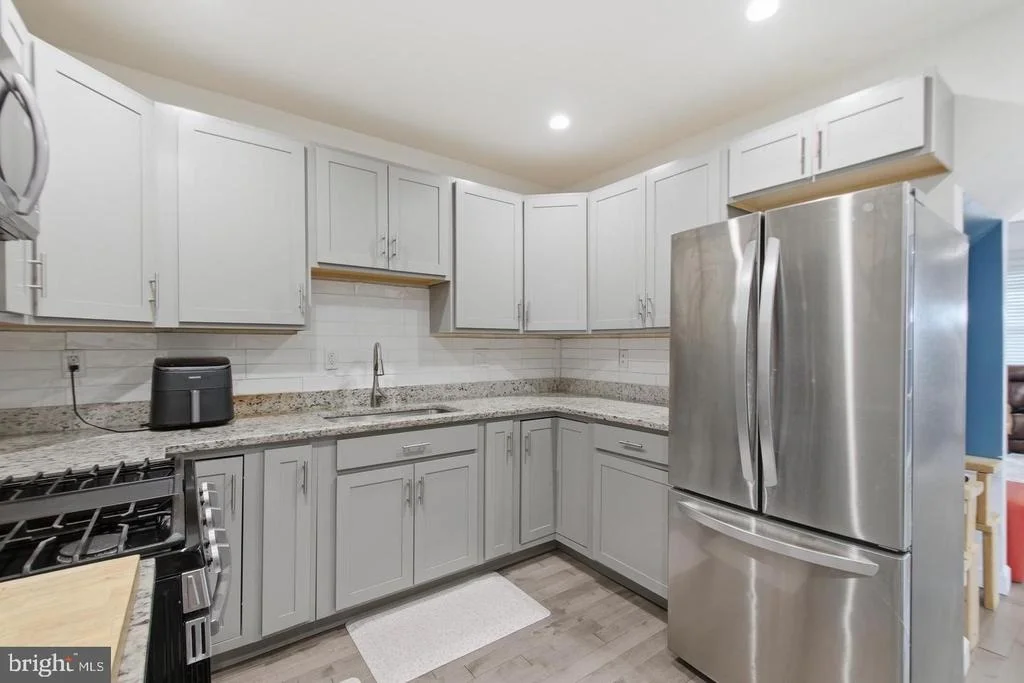 Photo of 1742 LESLIE ROAD