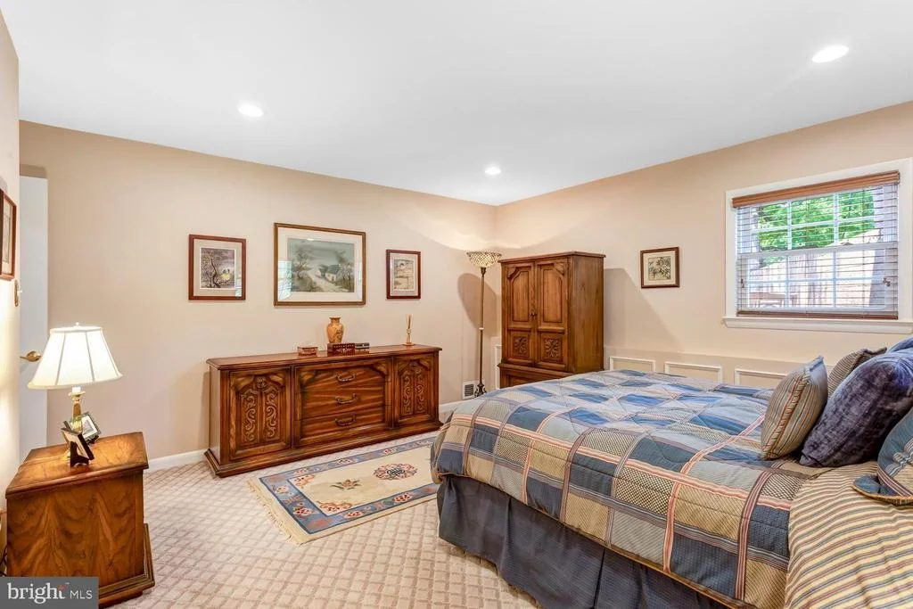 Photo of 4401 DOLPHIN LANE