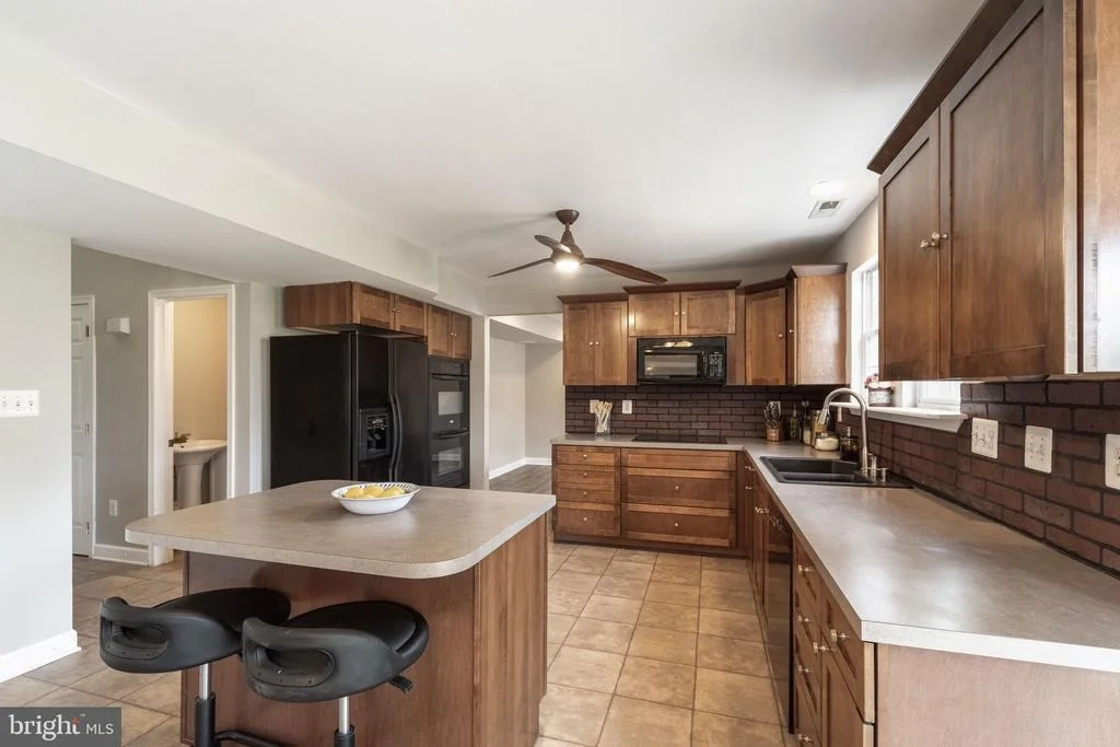 Photo of 8135 HIGHPOINT ROAD