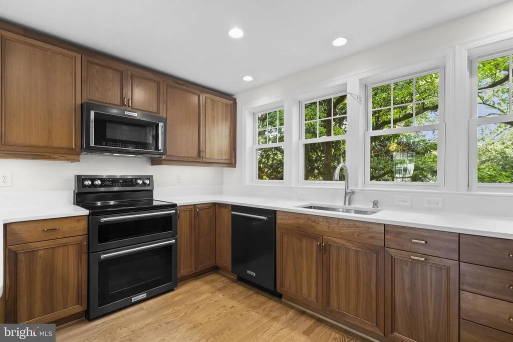 Photo of 213 CRESTMOOR CIRCLE