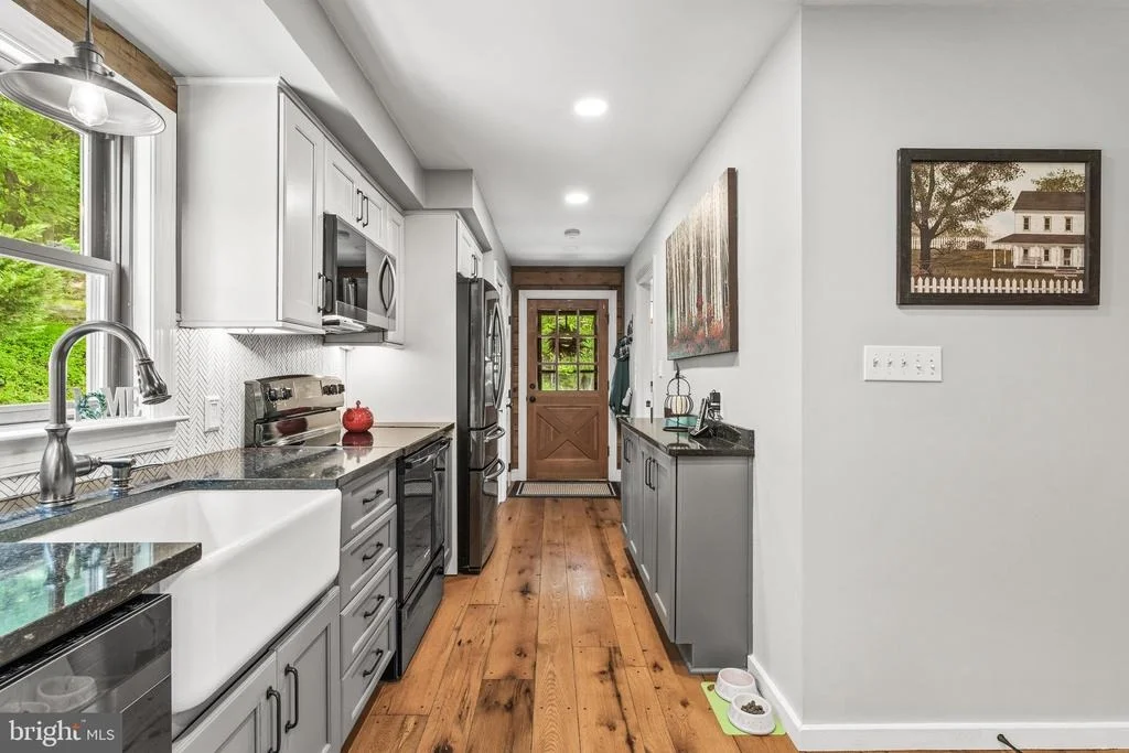 Photo of 9124 HAWBOTTOM ROAD