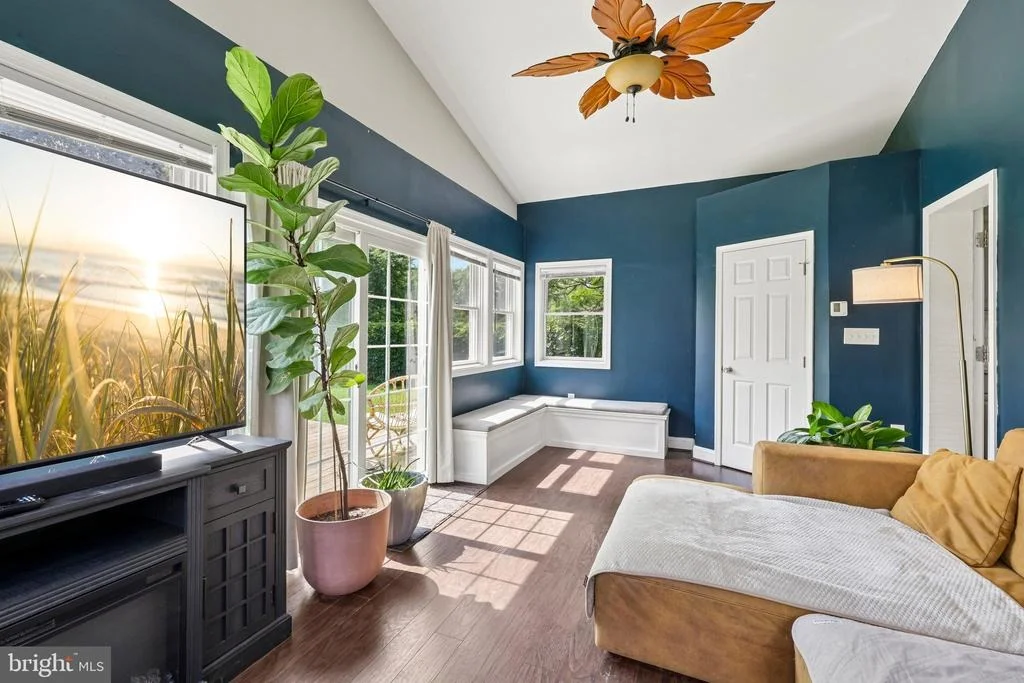 Photo of 335 BEACH AVENUE