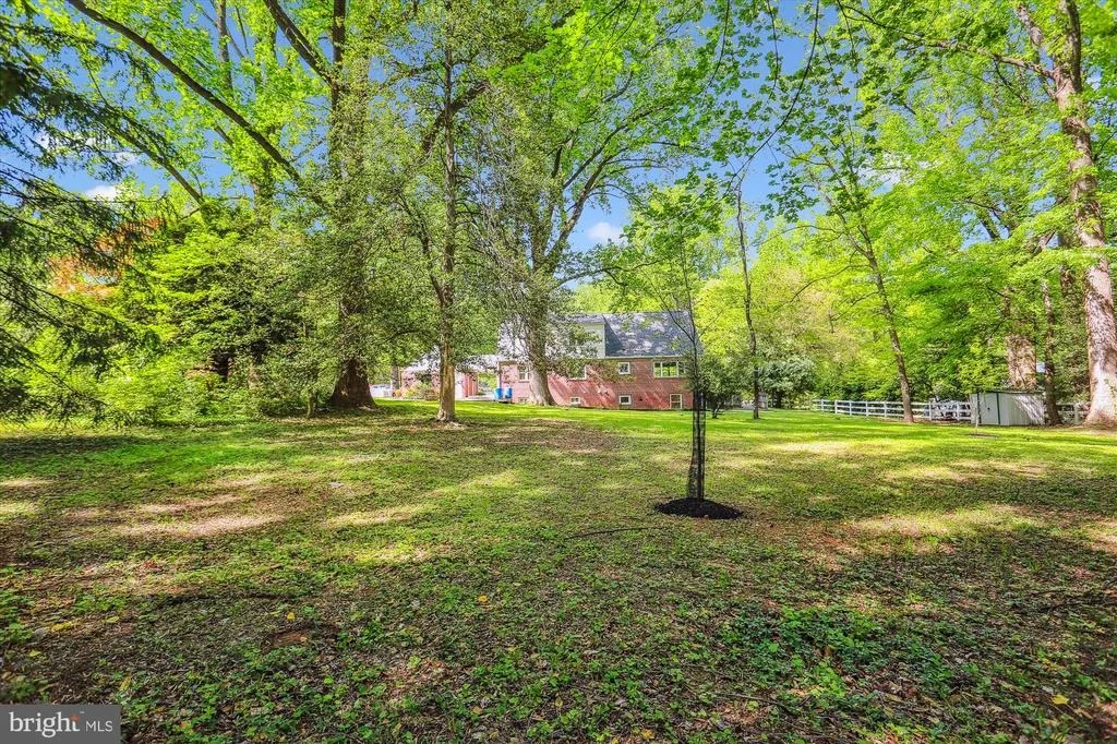 Photo of 813 MIDLAND ROAD