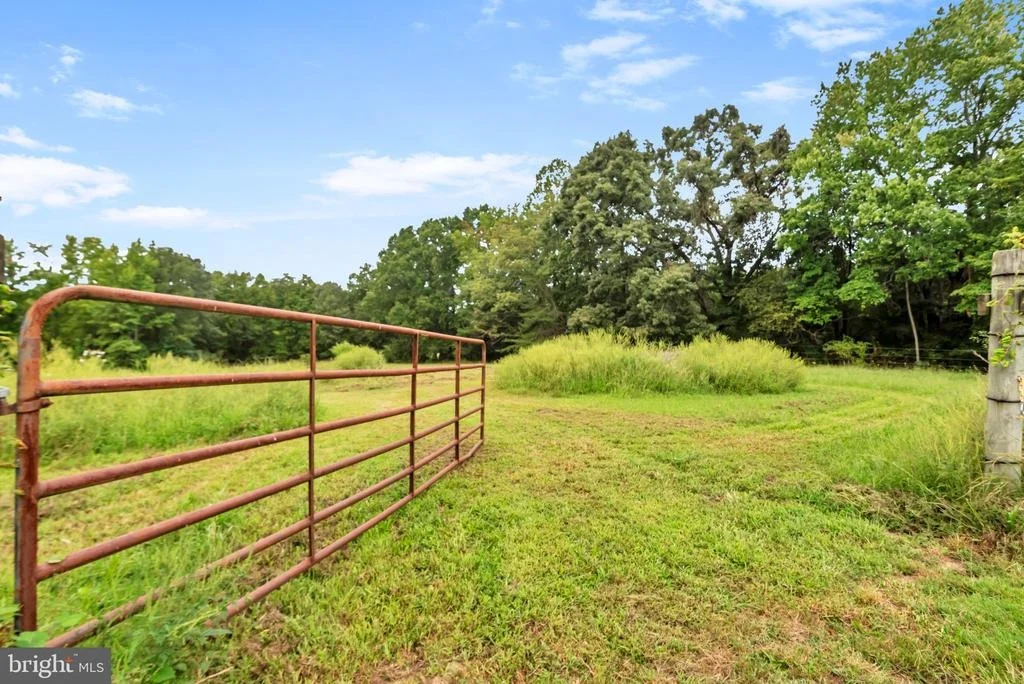 Photo of 8935 FAIRGROUND ROAD
