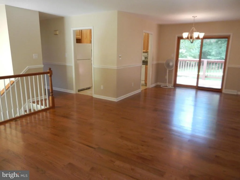 Photo of 45286 BAREFOOT DRIVE