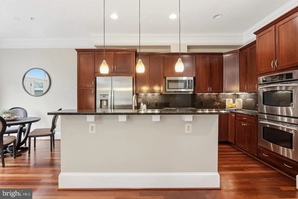 Photo of 4462 MACARTHUR BOULEVARD NW