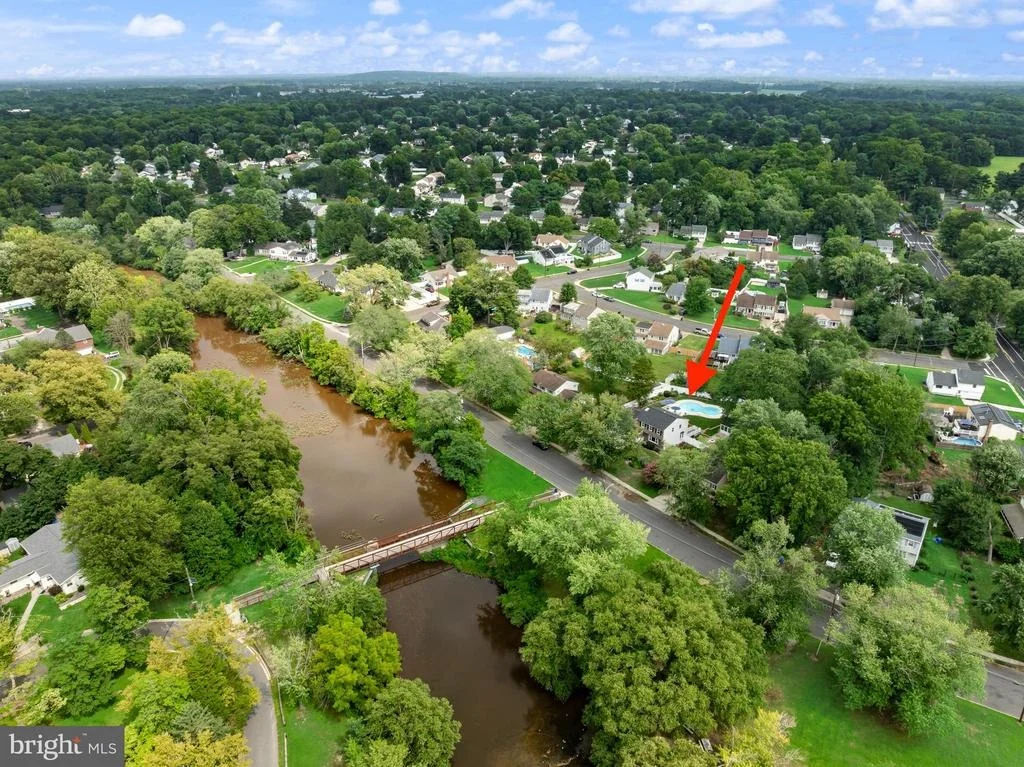 Photo of 52 SUNSET DRIVE