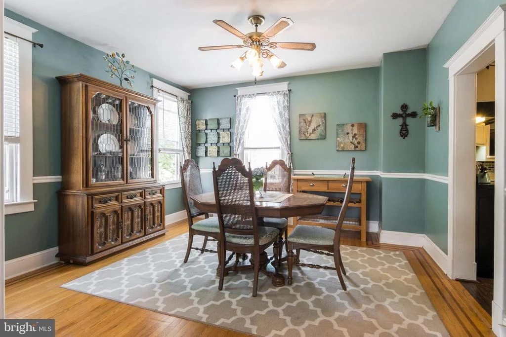 Photo of 618 ALDERSHOT ROAD