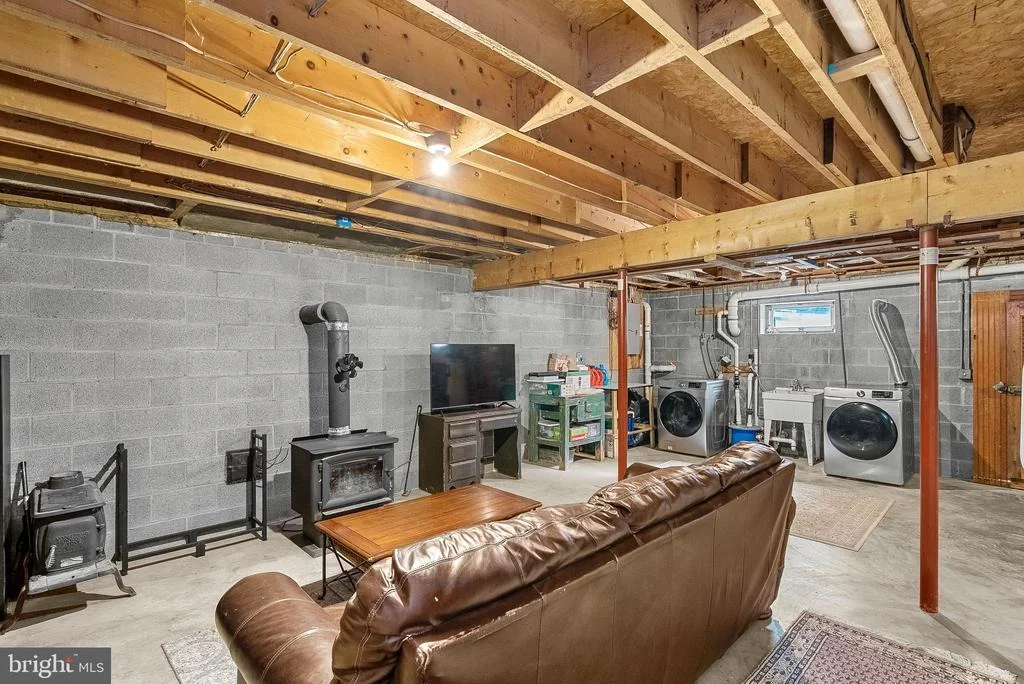 Photo of 1263 FROGTOWN ROAD