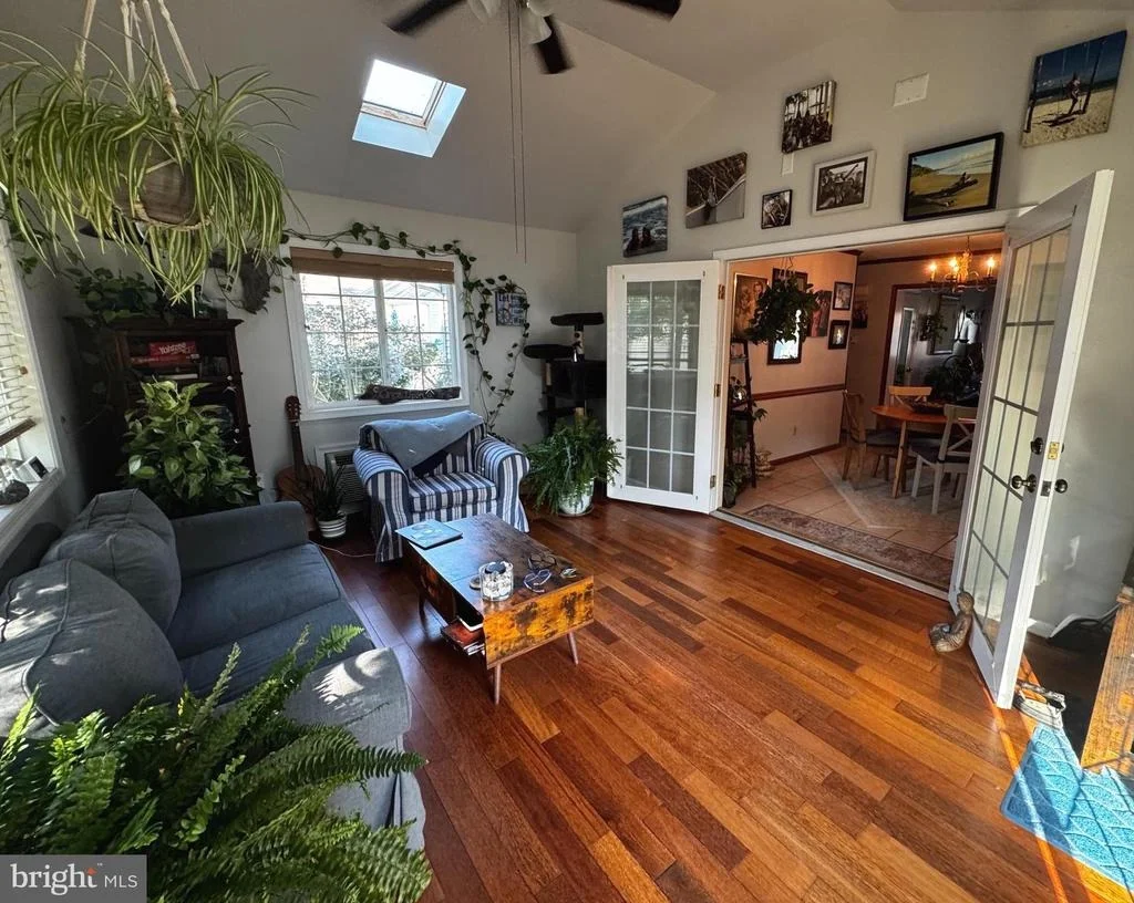 Photo of 19605 DOE DRIVE