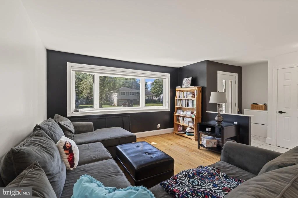 Photo of 409 BRADFORD ROAD
