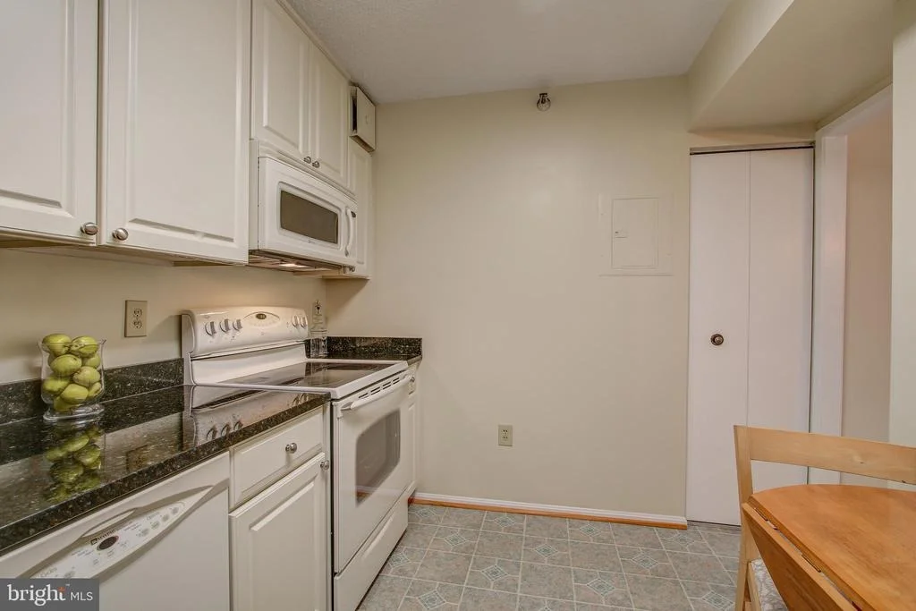 Photo of Unit 1908 at 15101 INTERLACHEN DRIVE