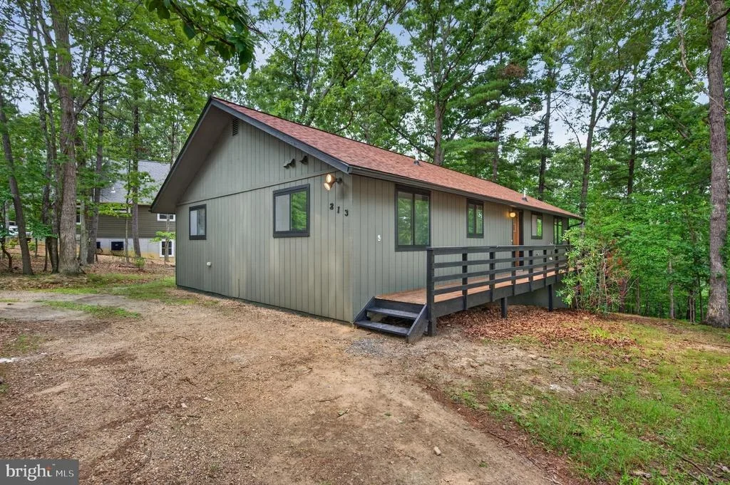 Photo of 213 MORRIE DRIVE