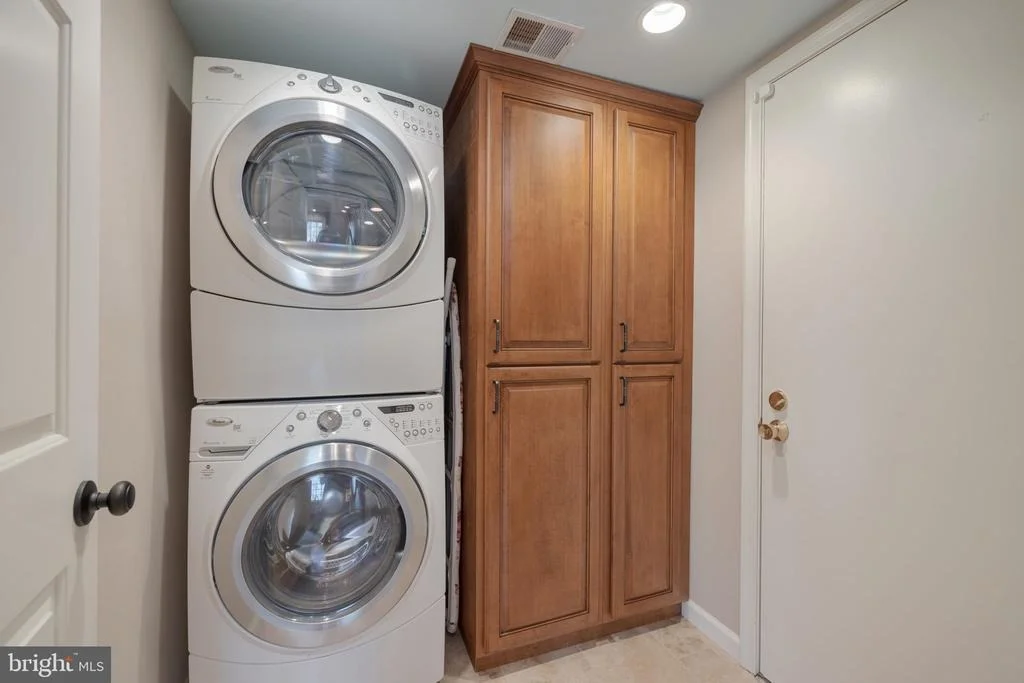 Photo of 7736 HUNTSMAN BOULEVARD