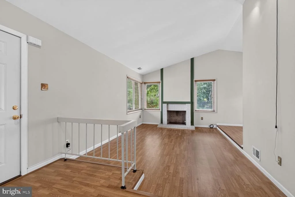 Photo of 323 AVONDALE DRIVE