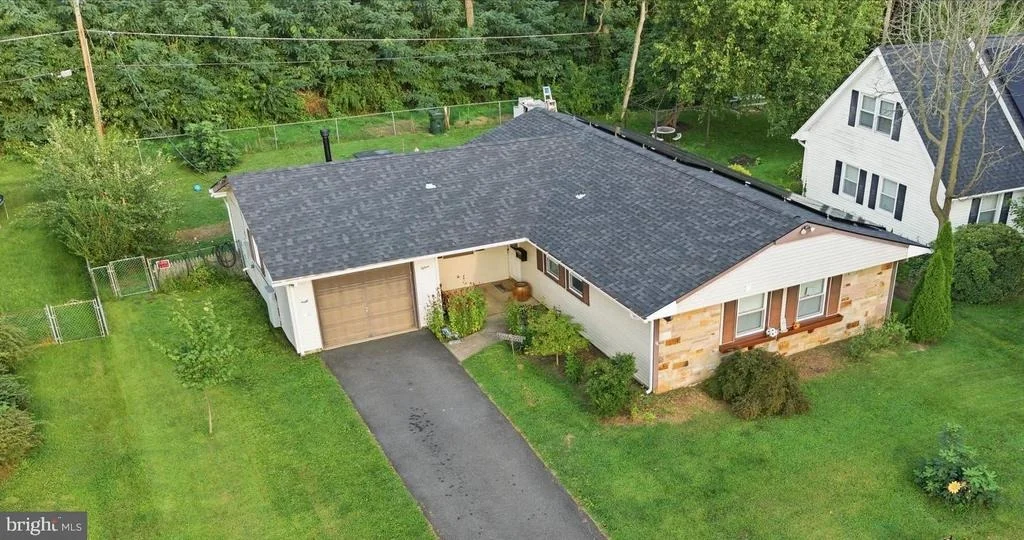 Photo of 15 ECHO LANE