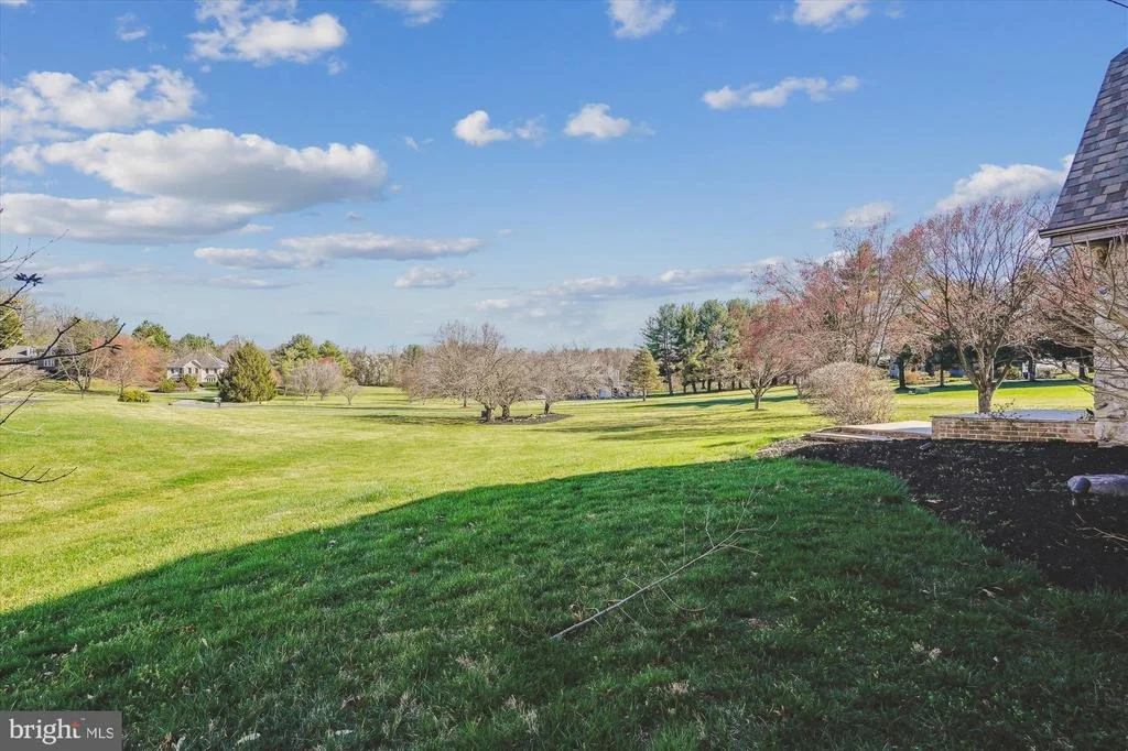 Photo of 18604 WILLOW OAK DRIVE