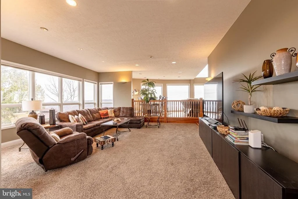 Photo of 1200 MOUNTAINVIEW DRIVE